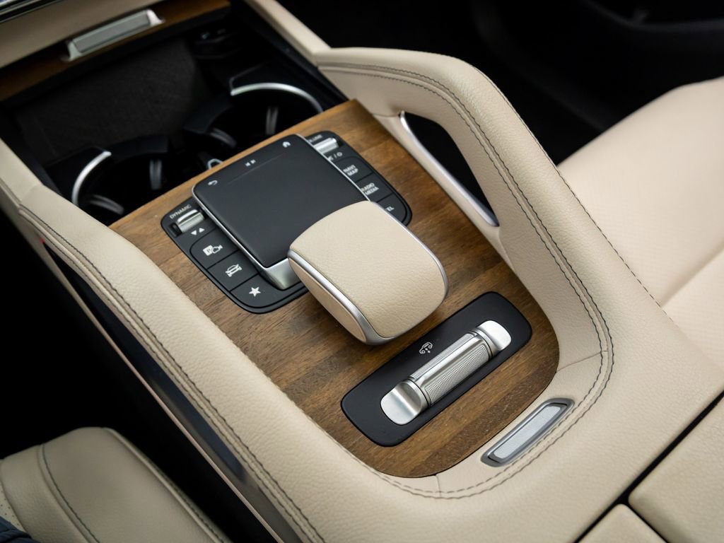 Used 2023 Mercedes-Benz GLS 450 4MATIC image 33