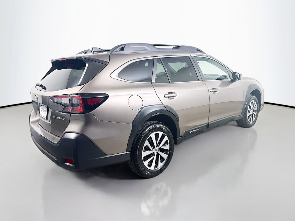 Used 2024 Subaru Outback Premium AWD/4WD image 7