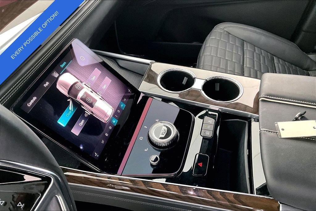 Used 2025 Cadillac Escalade Sport Platinum w/ LPO, ONYX Package image 19