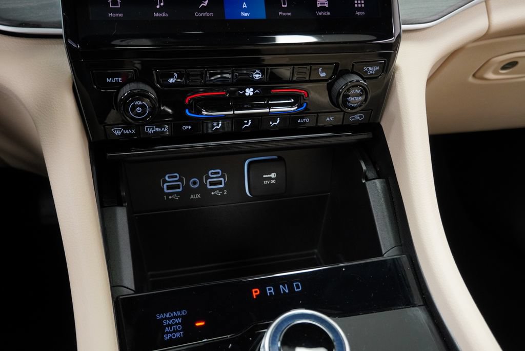 Certified 2025 Jeep Grand Cherokee Limited AWD/4WD image 36