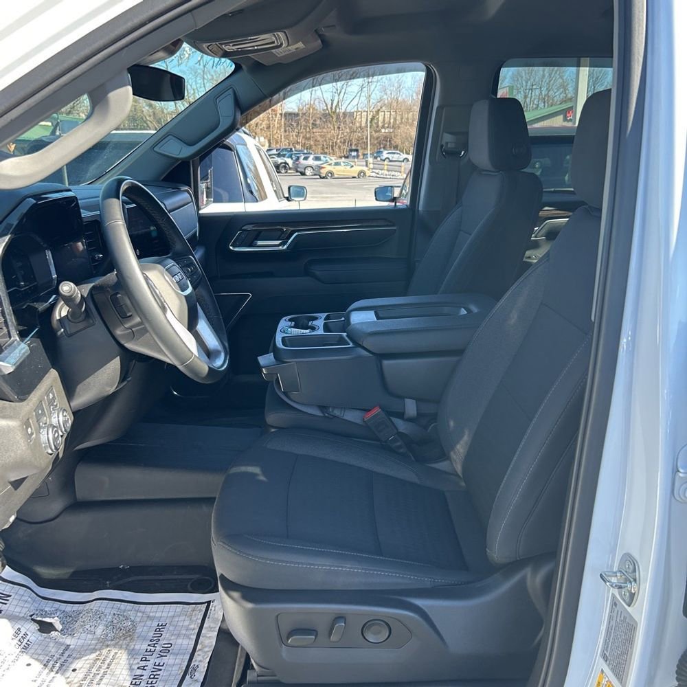Used 2024 GMC Sierra 3500 SLE w/ SLE Value Package image 2