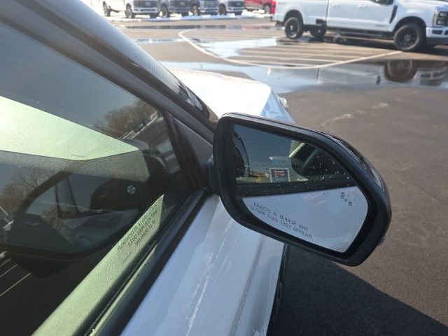 Used 2025 Ford Explorer ST image 4