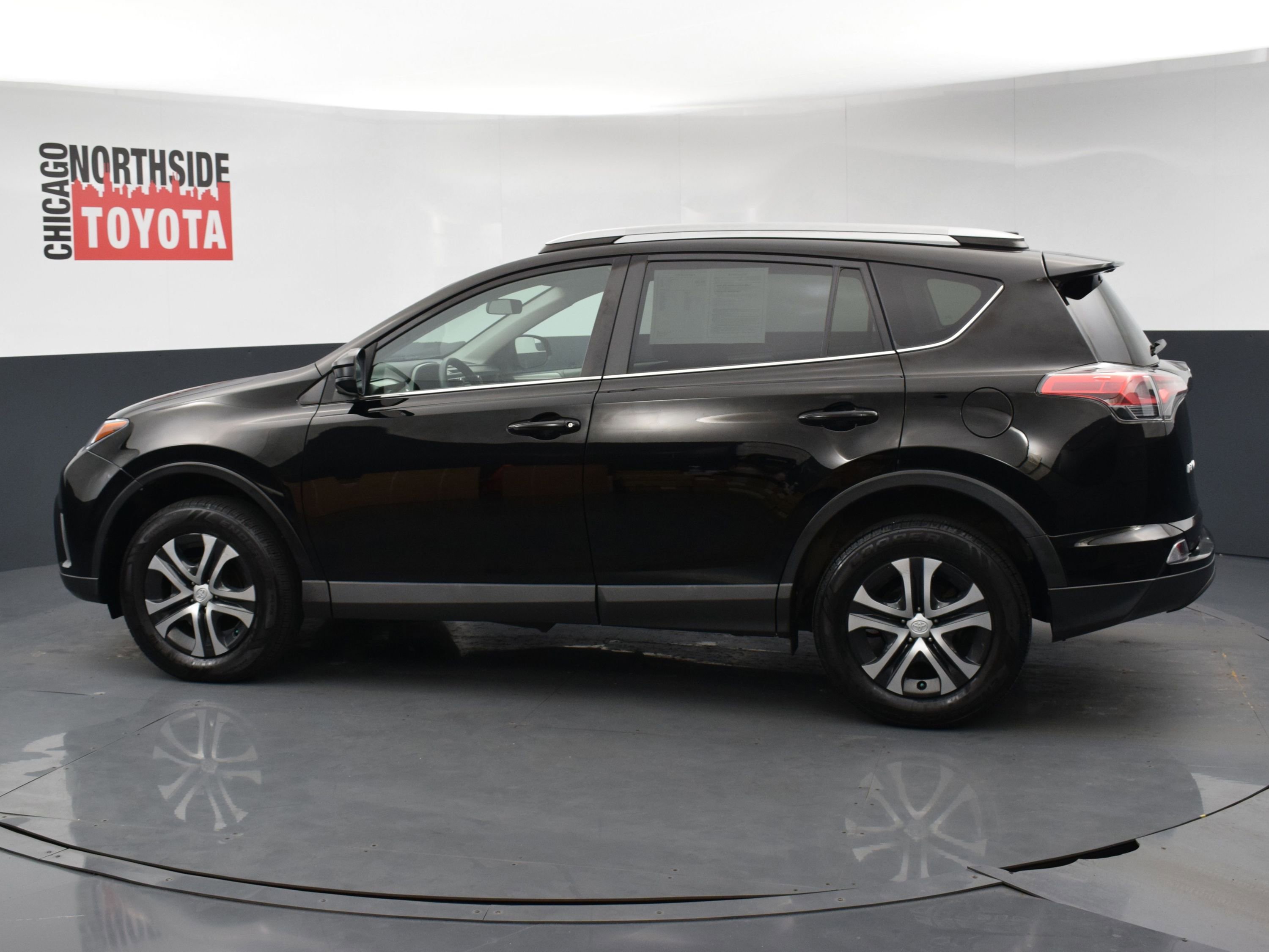 Used 2018 Toyota RAV4 LE w/ All Weather Liner Package FWD image 2