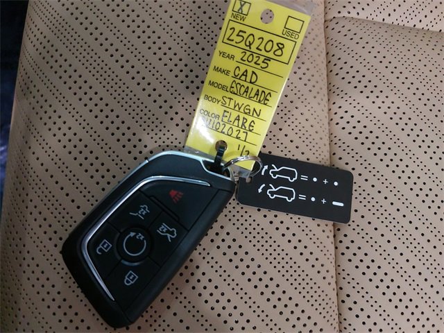 New 2025 Cadillac Escalade IQ Luxury 2 image 40