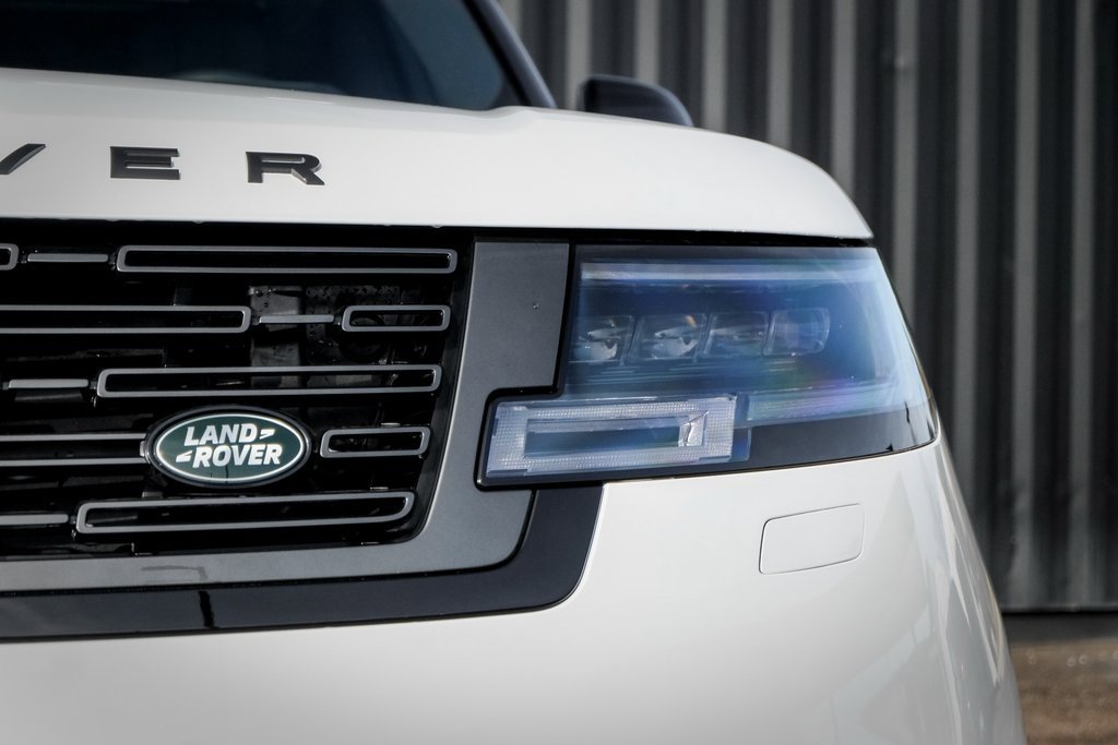 New 2025 Land Rover Range Rover SE image 6