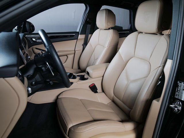 Used 2025 Porsche Macan image 5