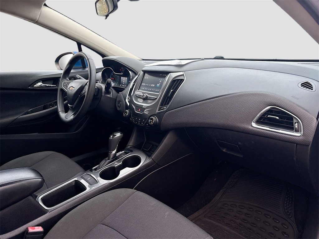 Used 2017 Chevrolet Cruze LT w/ Convenience Package image 27