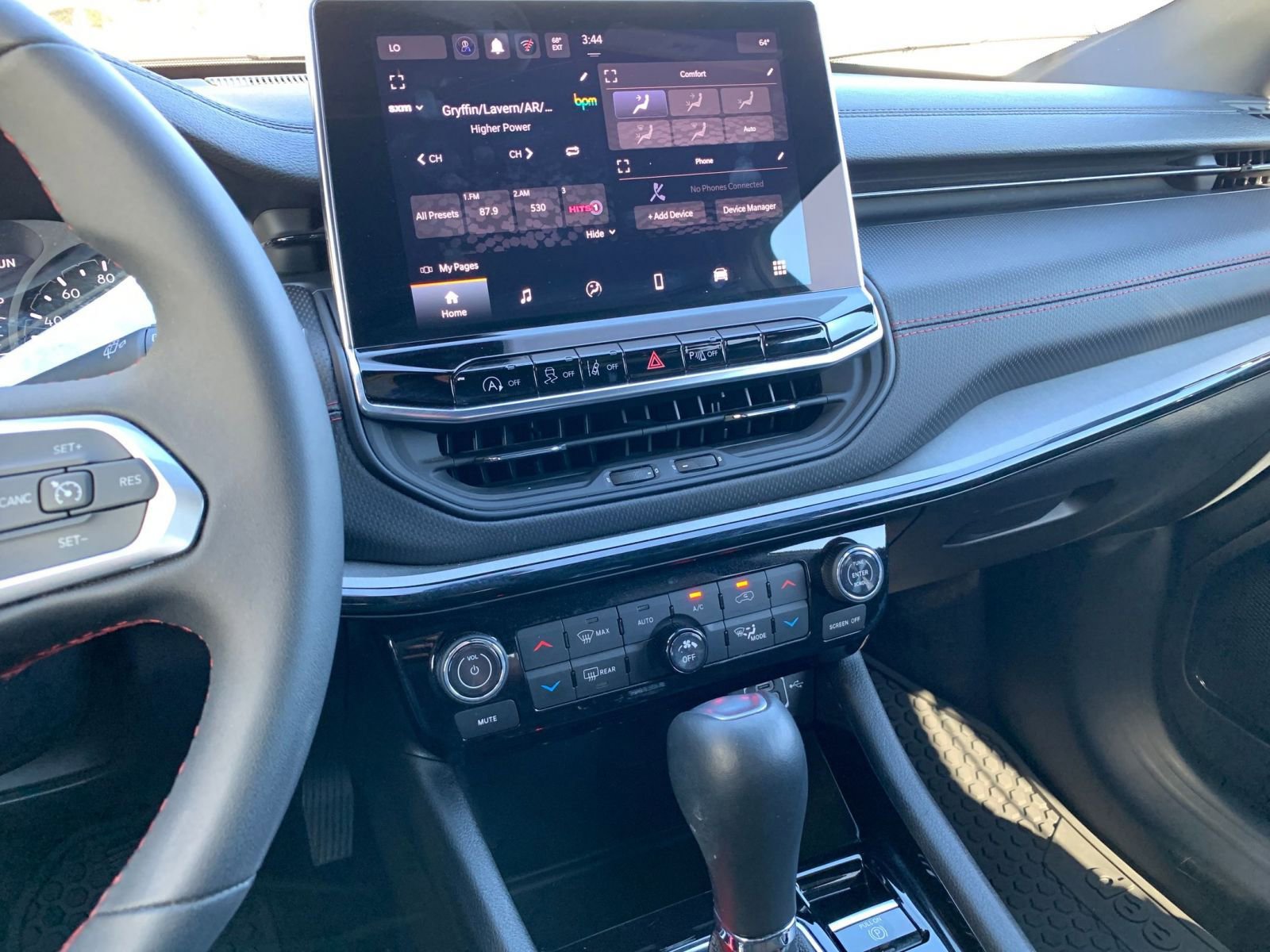 Used 2025 Jeep Compass Trailhawk image 18