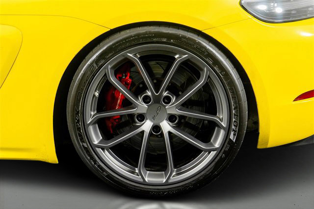 Used 2020 Porsche 718 Cayman GT4 image 9