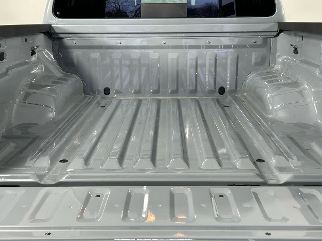 Used 2025 Nissan Frontier PRO-4X image 15