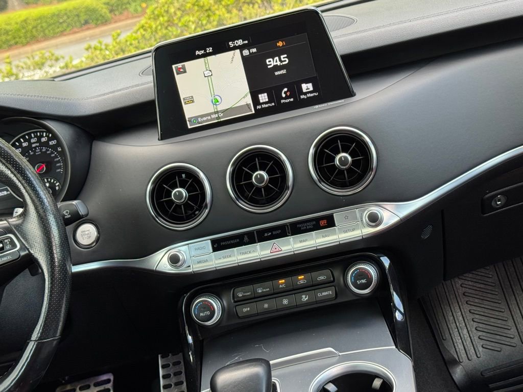 Used 2018 Kia Stinger GT2 AWD/4WD image 5