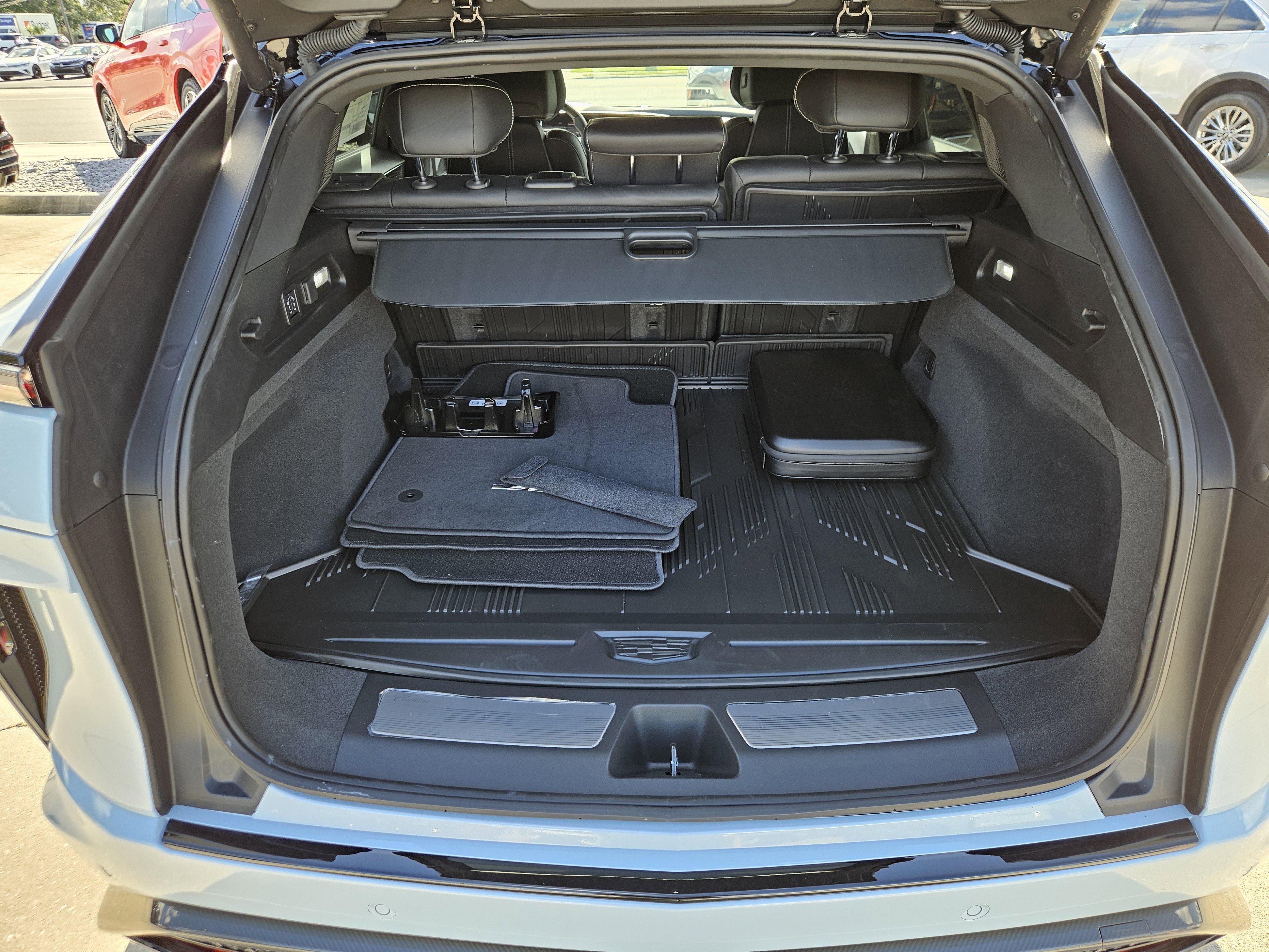 New 2026 Cadillac Lyriq V w/ Exterior Carbon Fiber Package image 12