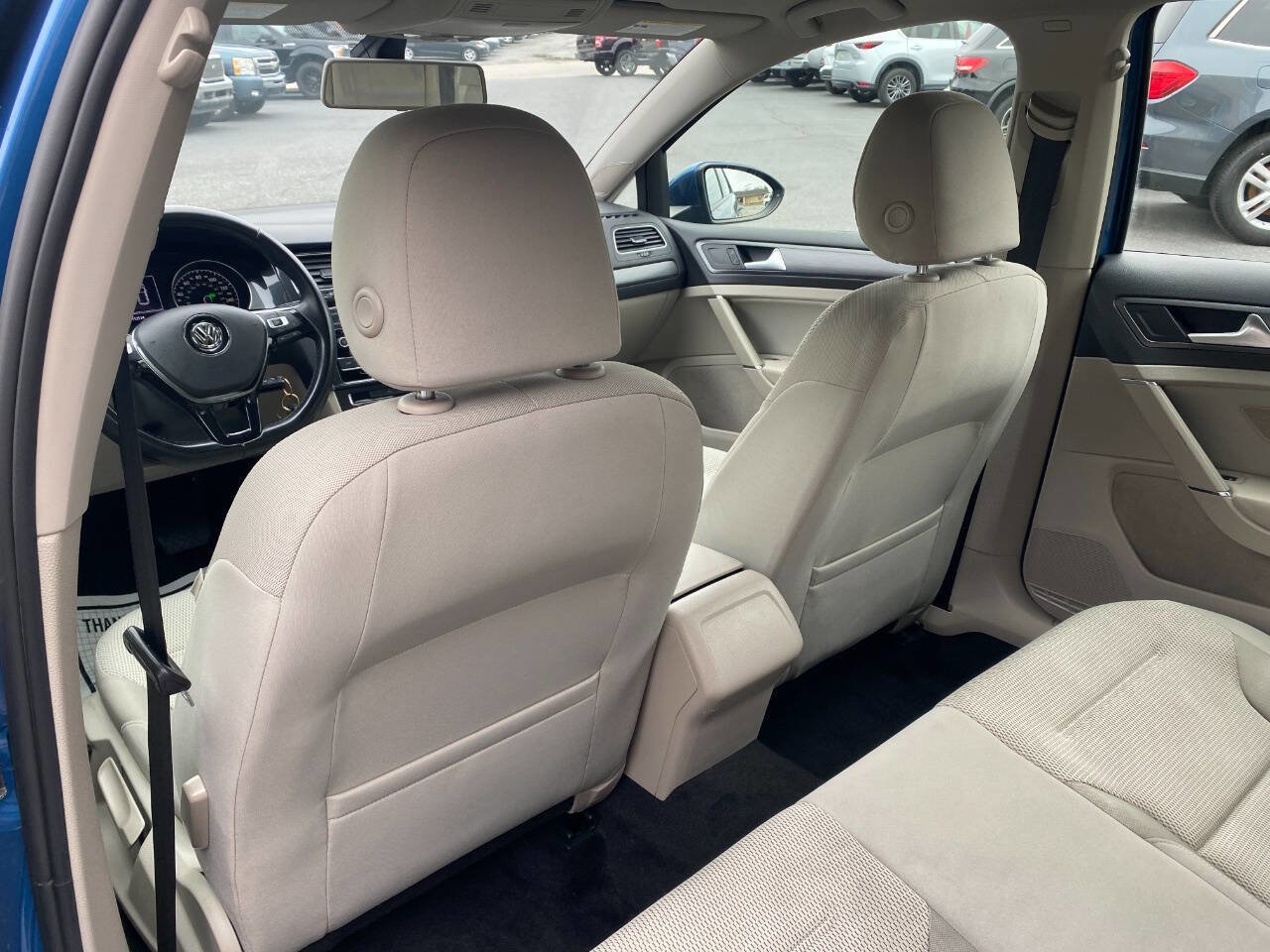 Used 2018 Volkswagen Golf S image 21