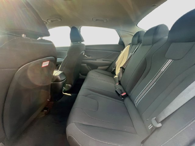 New 2026 Hyundai Elantra Hybrid FWD image 22