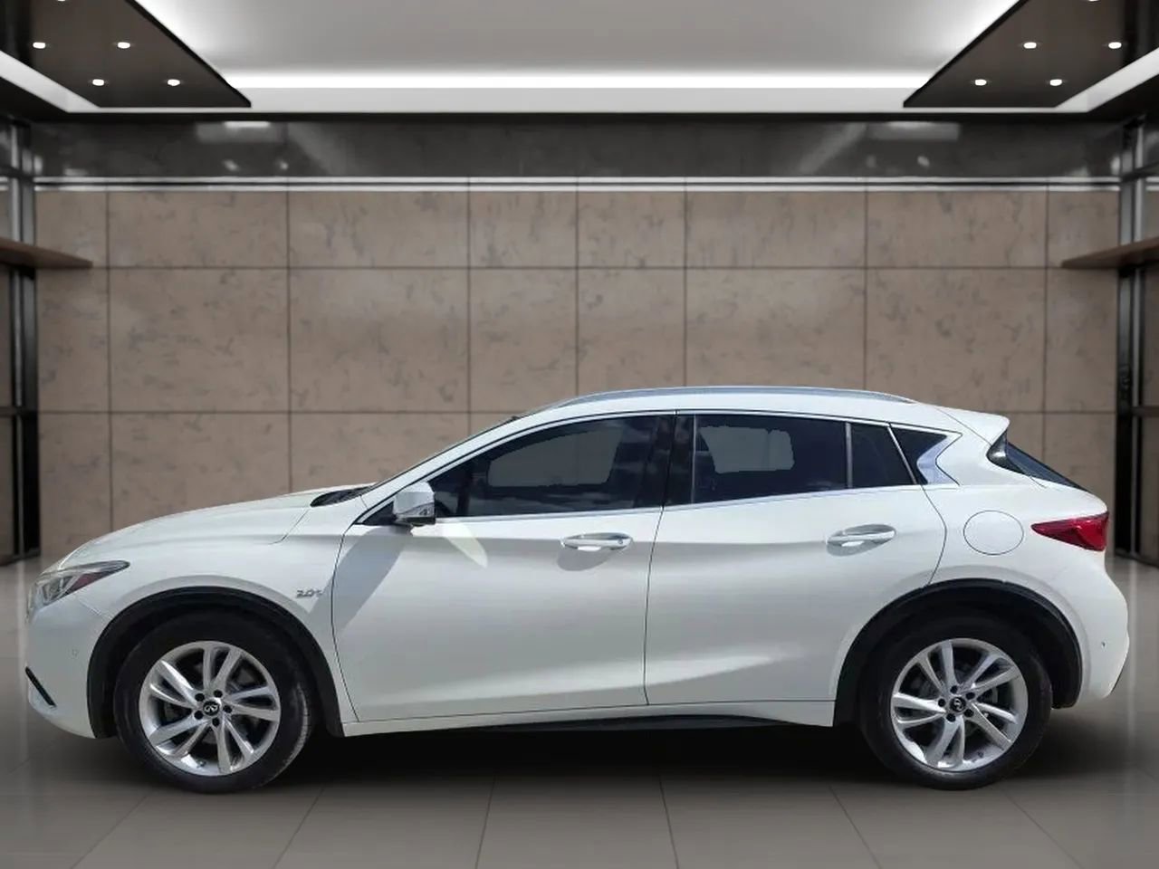 Used 2017 INFINITI QX30 Premium w/ Technology Package image 5