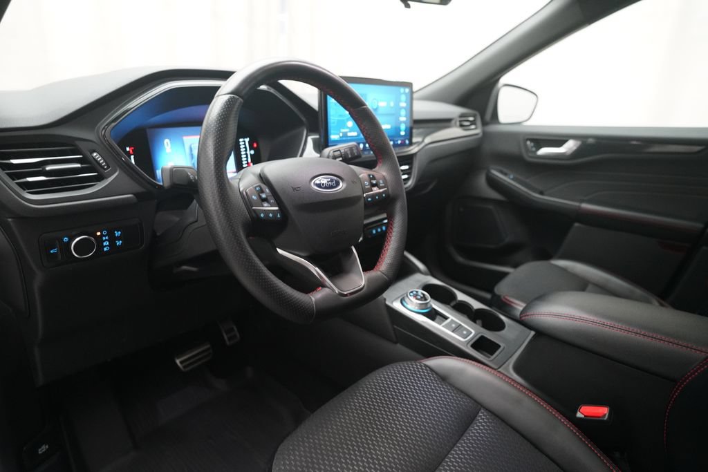 Used 2024 Ford Escape ST-Line w/ Tech Pack #1 AWD/4WD image 8