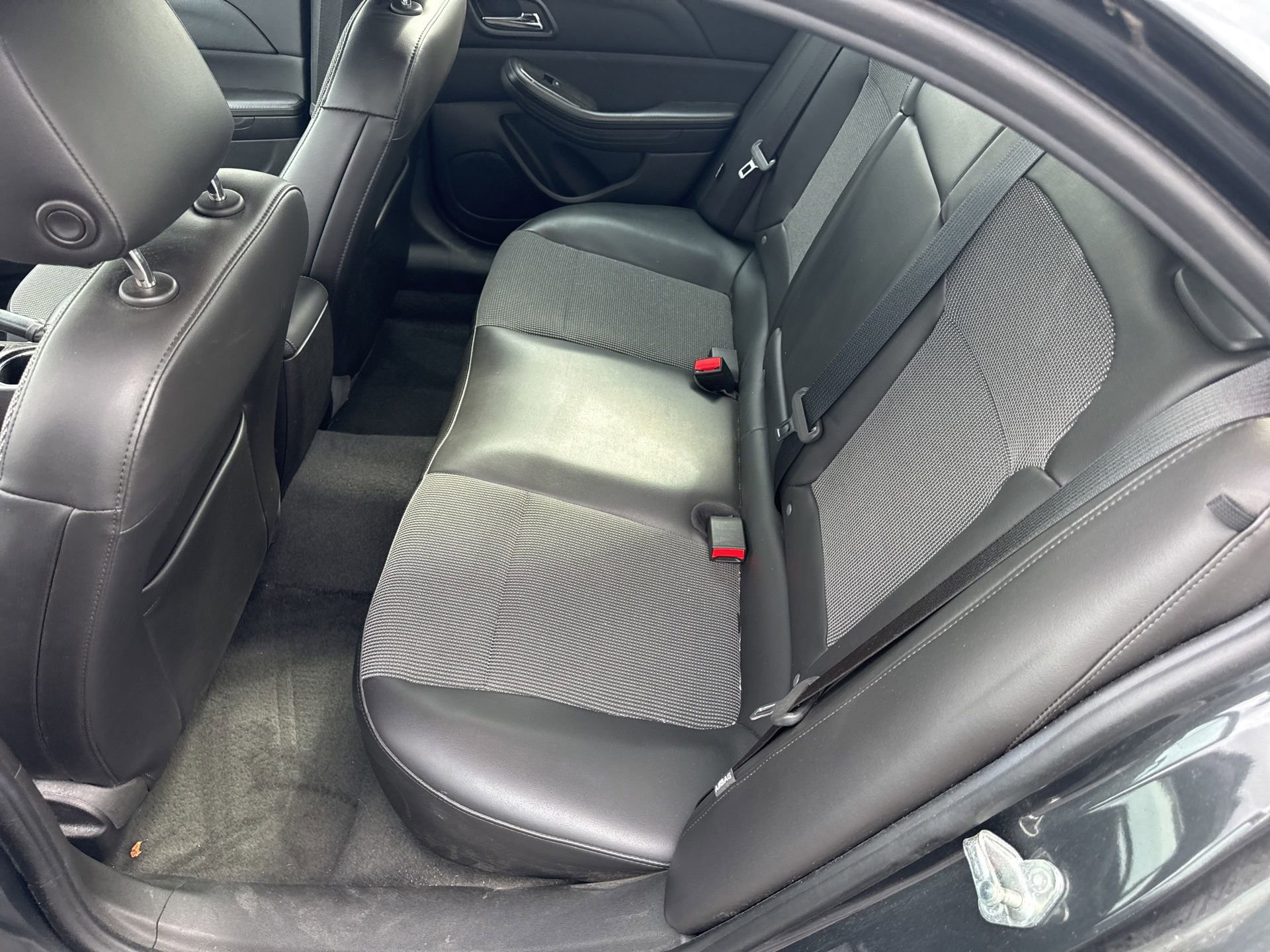 Used 2015 Chevrolet Malibu LT w/ Power Convenience Package FWD image 9