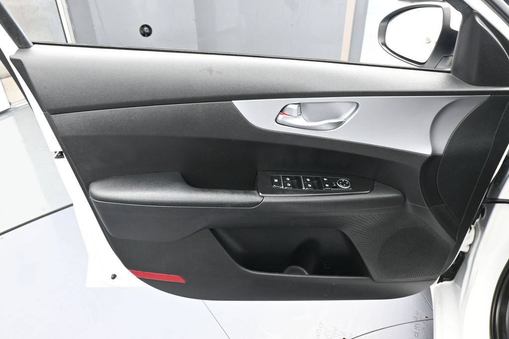 Used 2023 Kia Forte LXS FWD image 13