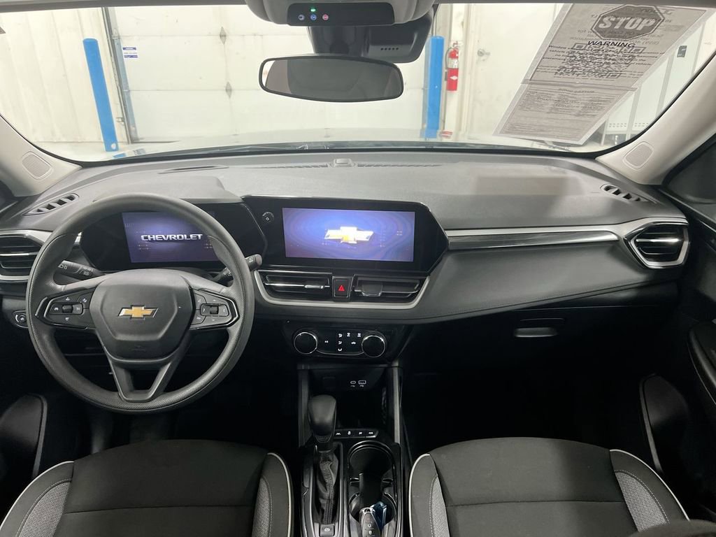 Used 2025 Chevrolet TrailBlazer LT AWD/4WD image 10