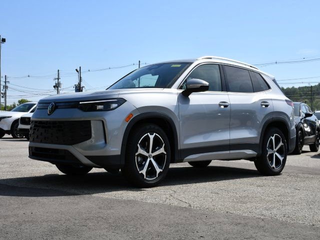 New 2026 Volkswagen Tiguan SE FWD image 3