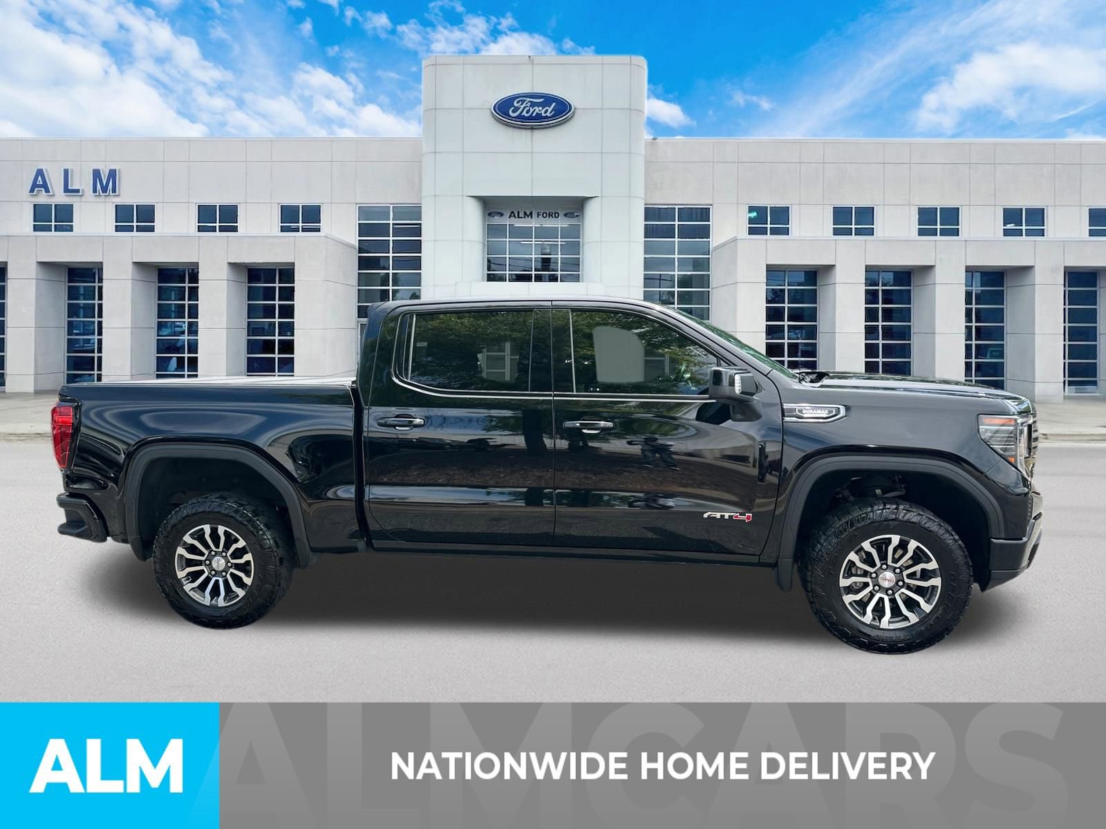 Used 2022 GMC Sierra 1500 AT4 w/ AT4 Preferred Package AWD/4WD image 4