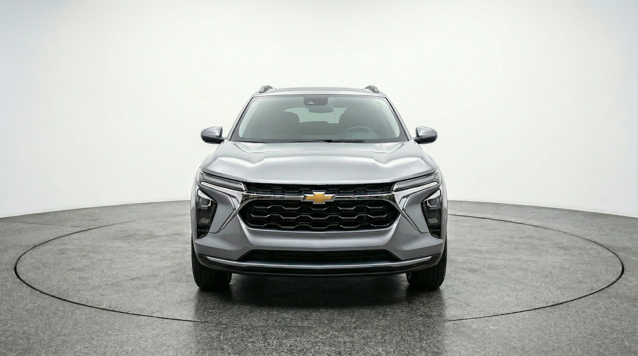 Used 2025 Chevrolet Trax LT FWD image 2