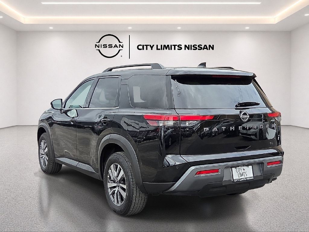 Used 2026 Nissan Pathfinder SL FWD image 4