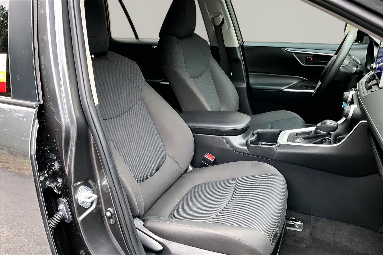 Certified 2023 Toyota RAV4 LE FWD image 9