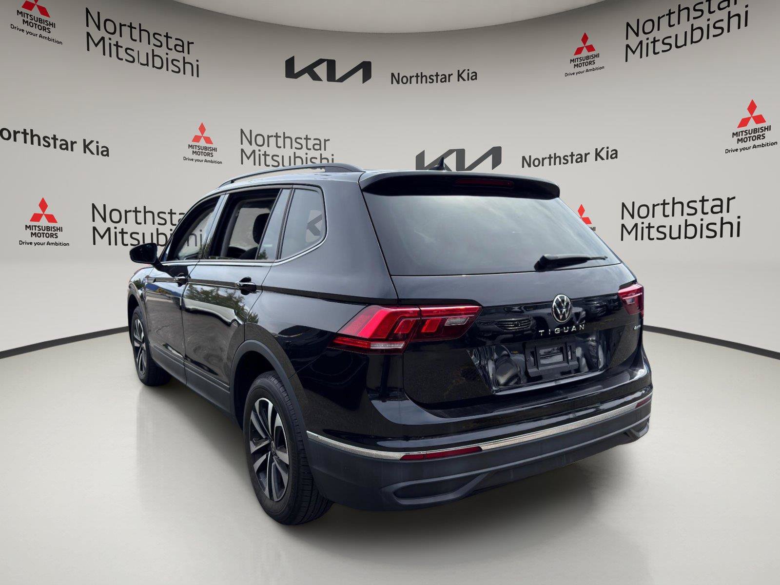 Used 2022 Volkswagen Tiguan S AWD/4WD image 2