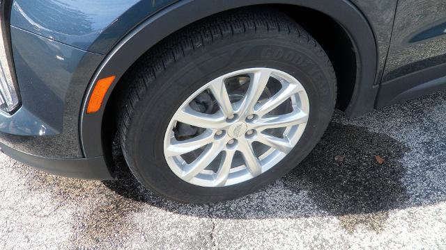 Used 2019 Cadillac XT4 Luxury w/ Cold Weather Package FWD image 6