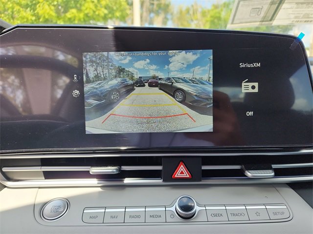 New 2025 Hyundai Elantra Limited image 18