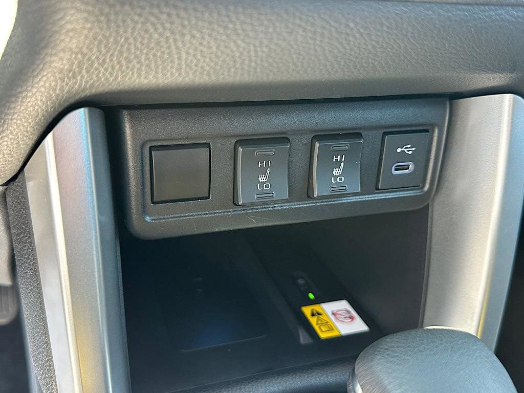 Certified 2023 Toyota Corolla Cross XLE image 25