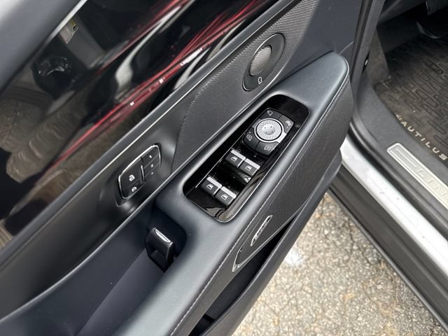 Used 2025 Lincoln Nautilus Reserve w/ Jet Appearance Package AWD/4WD image 14