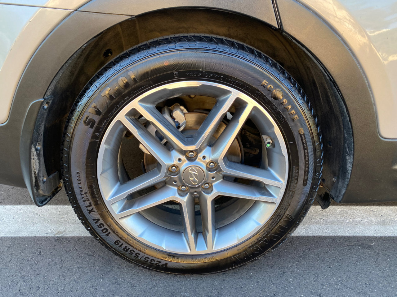 Used 2017 Hyundai Santa Fe SE Ultimate 3.3L Auto w/ SE Ultimate Tech Package 03 image 10