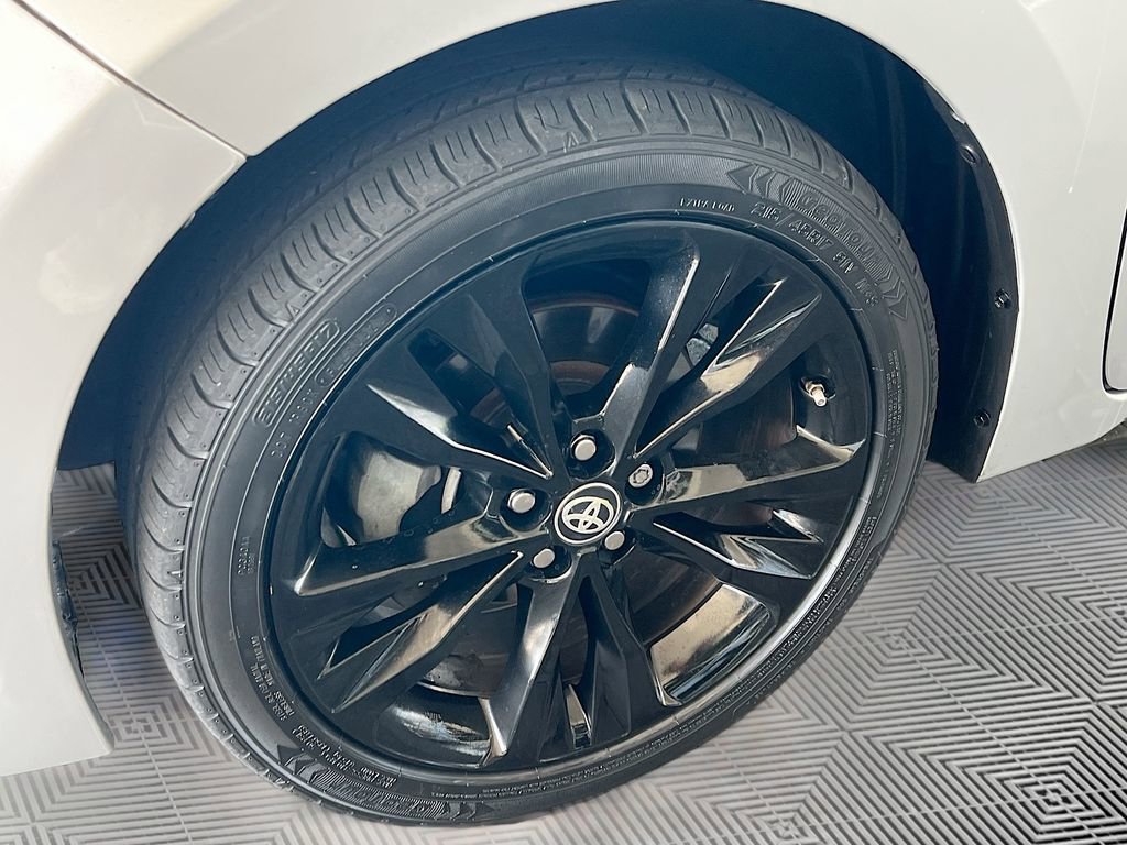 Used 2019 Toyota Corolla SE FWD image 28