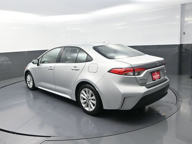 Used 2024 Toyota Corolla LE w/ LE Premium Package FWD image 16