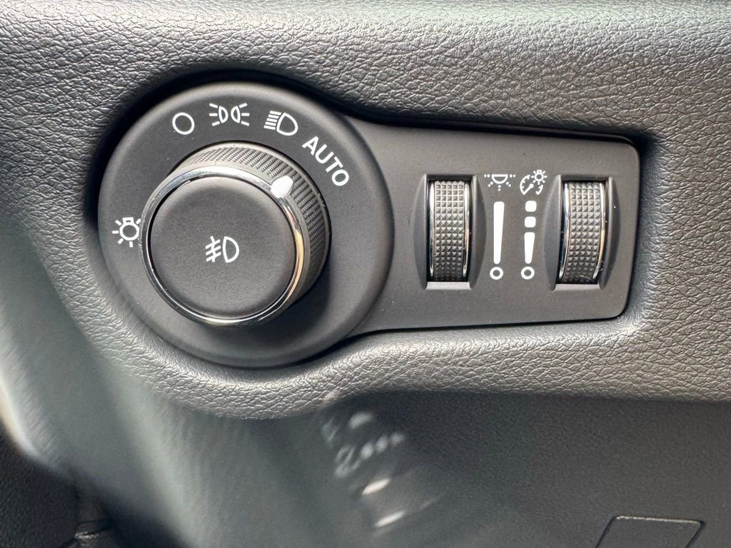 New 2026 Chrysler Pacifica Select image 28