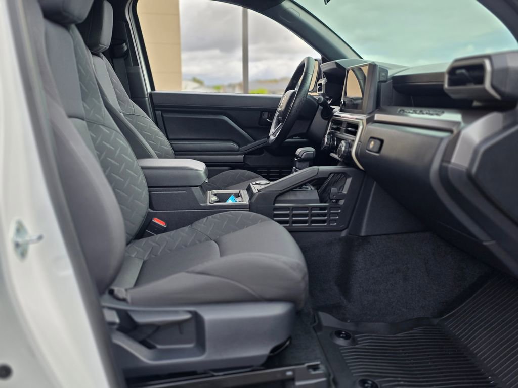 Used 2025 Toyota Tacoma SR5 RWD image 10