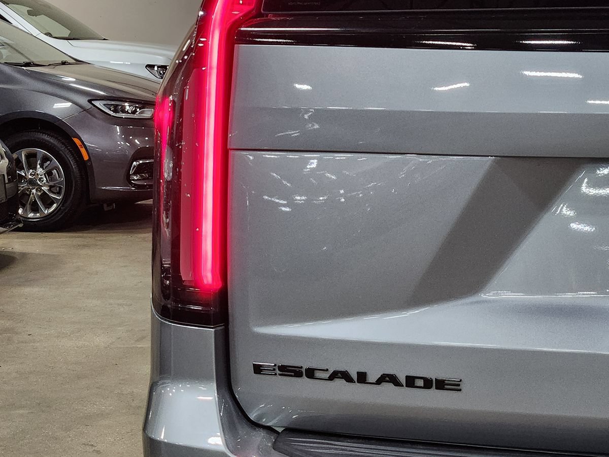 Used 2023 Cadillac Escalade ESV Sport w/ LPO, ONYX Package RWD image 20