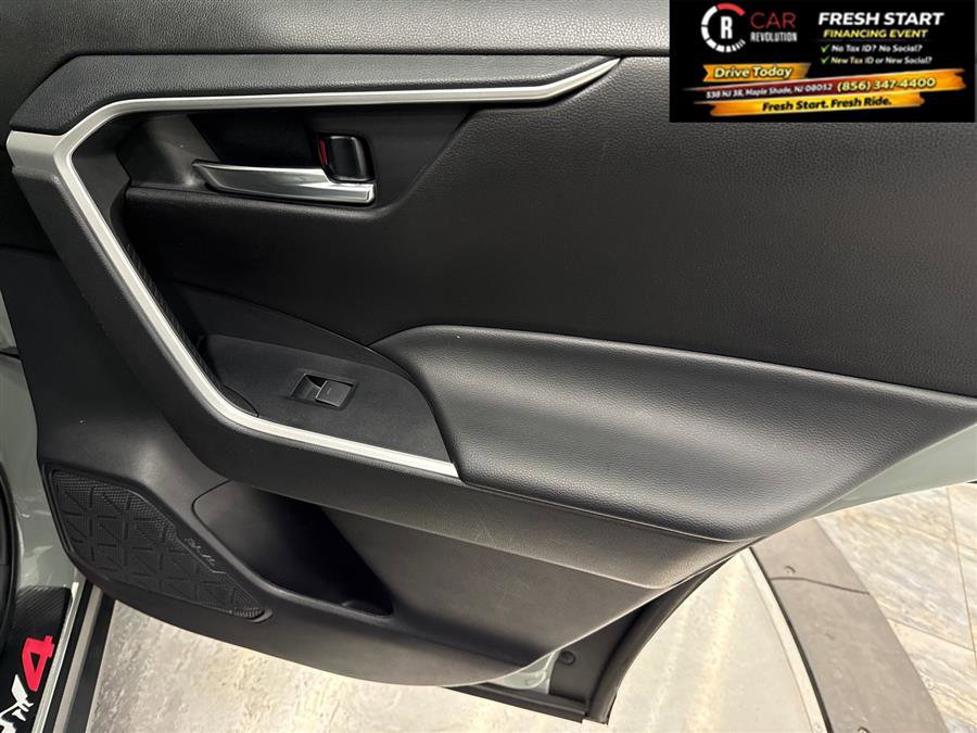 Used 2022 Toyota RAV4 XLE image 50