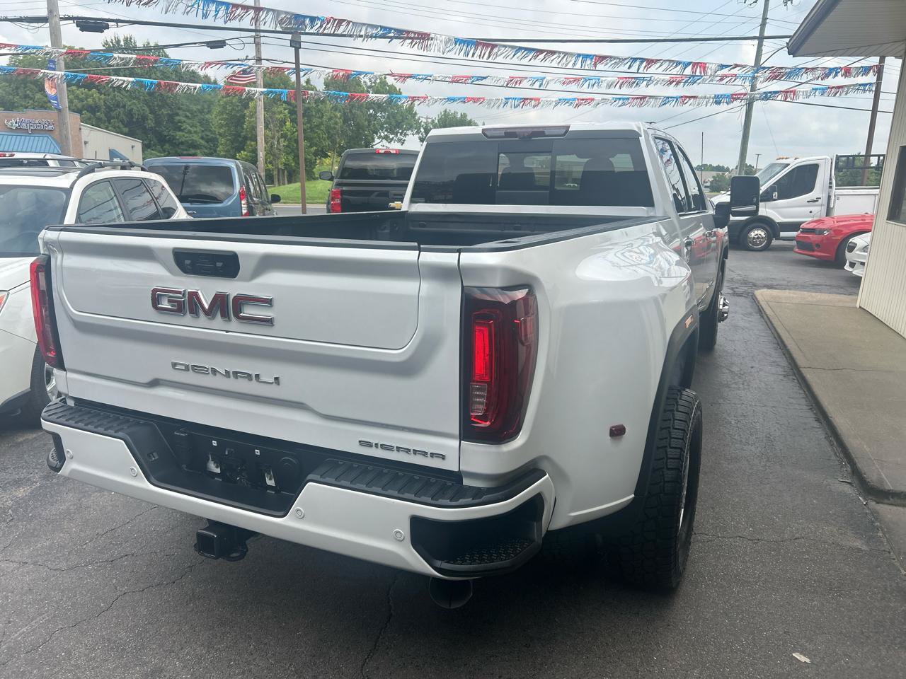 Used 2023 GMC Sierra 3500 Denali w/ Denali Ultimate Package AWD/4WD image 6