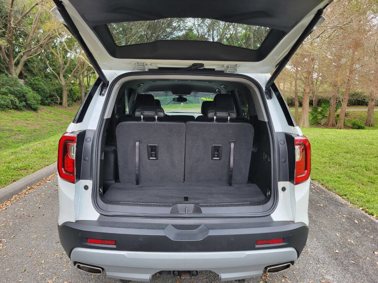 Used 2021 GMC Acadia SLT w/ Trailering Package FWD image 15
