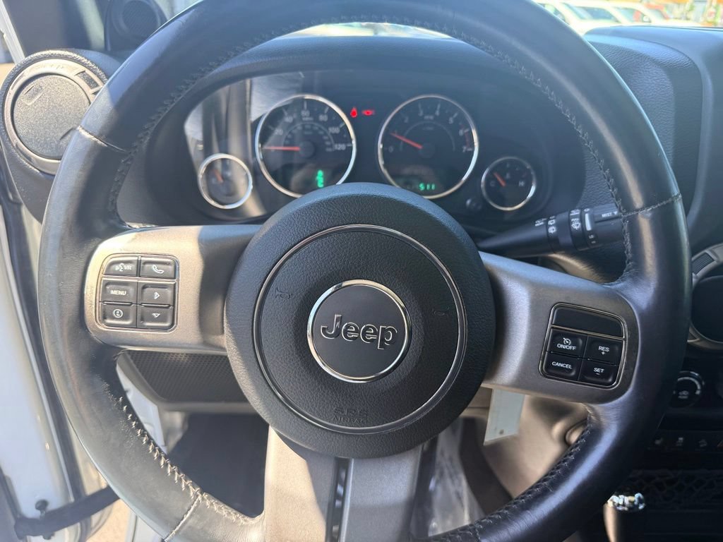 Used 2013 Jeep Wrangler Unlimited Sahara w/ Dual Top Group AWD/4WD image 17