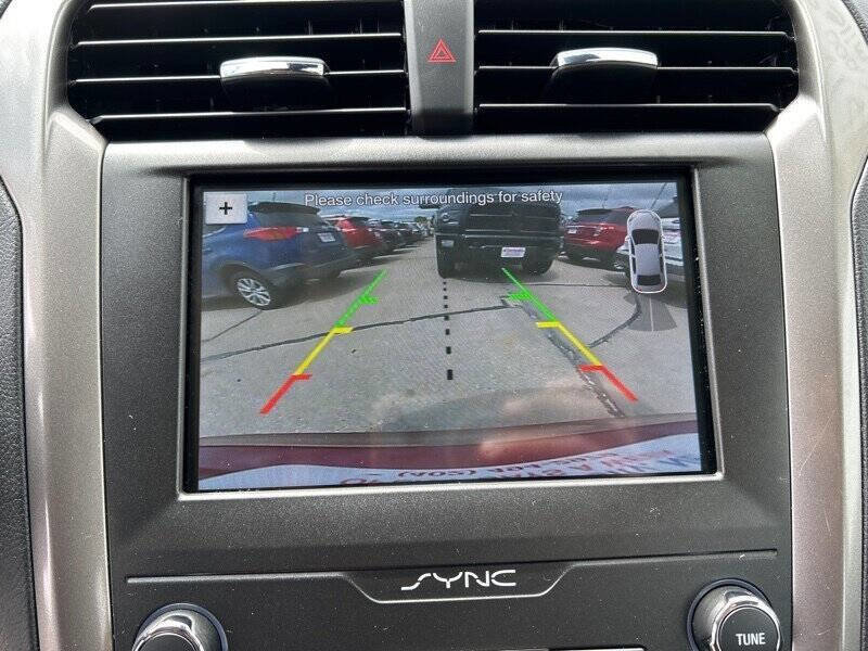 Used 2019 Ford Fusion SE image 20