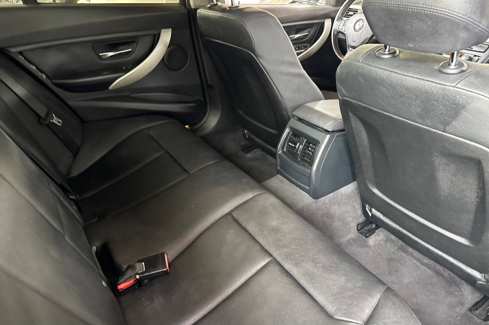 Used 2013 BMW 320i Sedan image 30