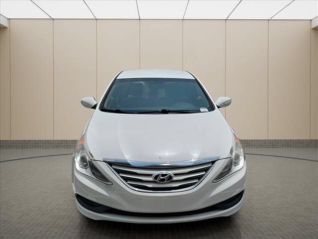 Used 2014 Hyundai Sonata GLS w/ Popular Equipment Group 2 FWD image 6
