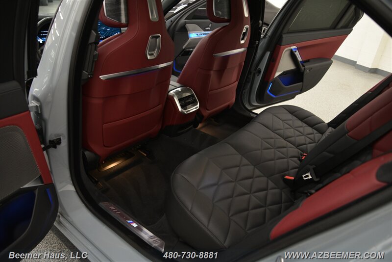 Used 2024 BMW 740i w/ M Sport Professional Package RWD image 29