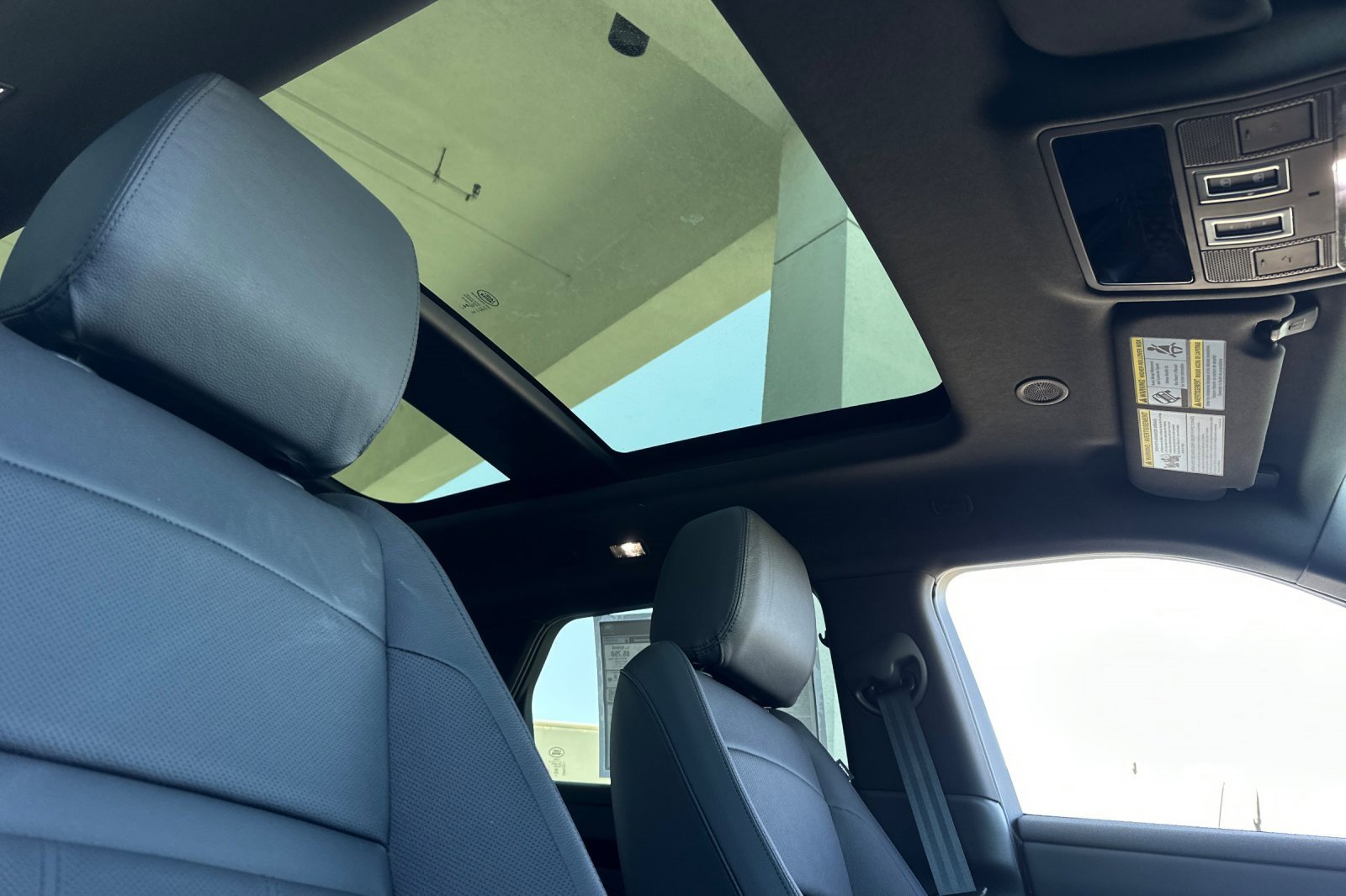 New 2026 Land Rover Range Rover Evoque Dynamic SE image 16