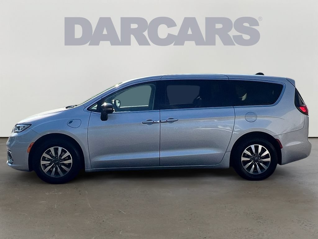 Used 2024 Chrysler Pacifica Limited FWD image 4