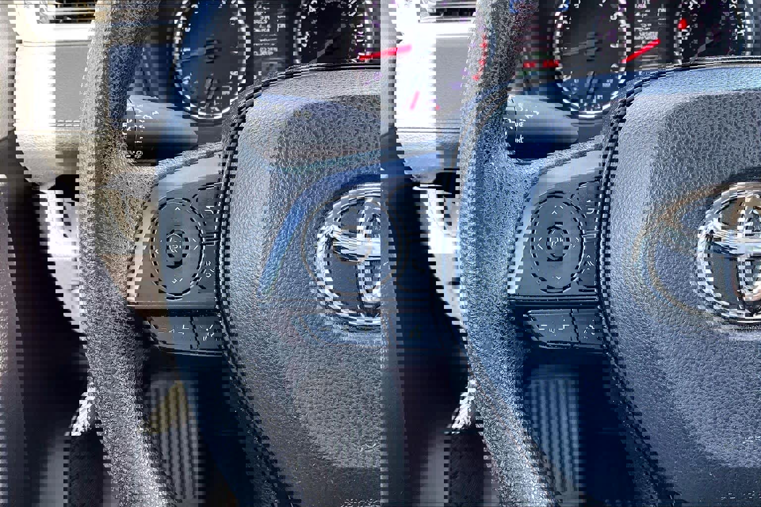 Certified 2021 Toyota RAV4 LE image 23